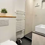 Superbe Avec Piscine Au Coeur Du Village Villa *