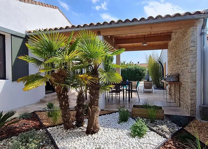 Superbe Avec Piscine Au Cœur Du Village Villa