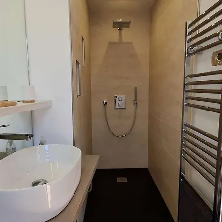 Superbe Avec Piscine Au Coeur Du Village Willa La Flotte